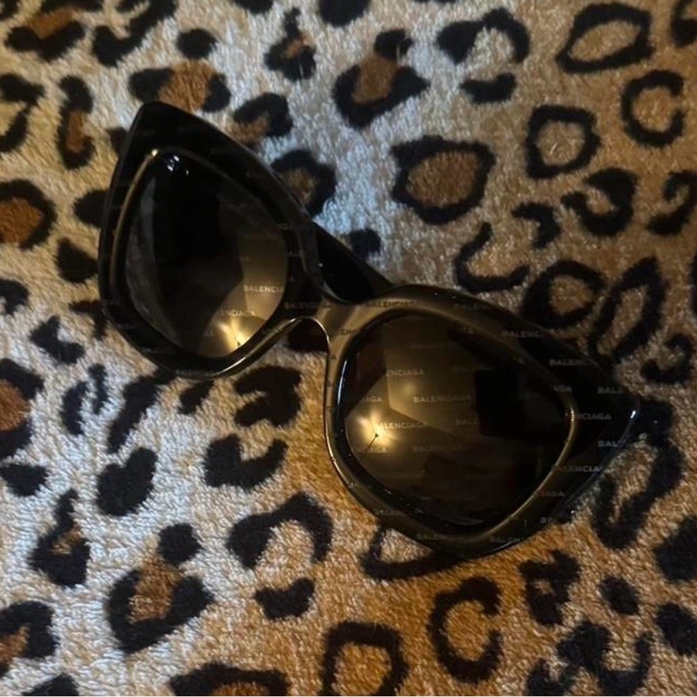 balenciaga logo cat eye sunglasses